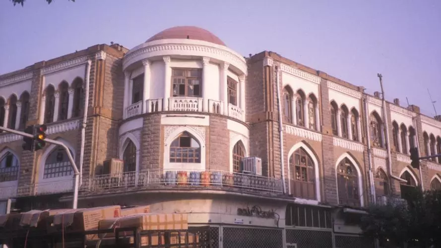 cafe pars laleh zar tehran