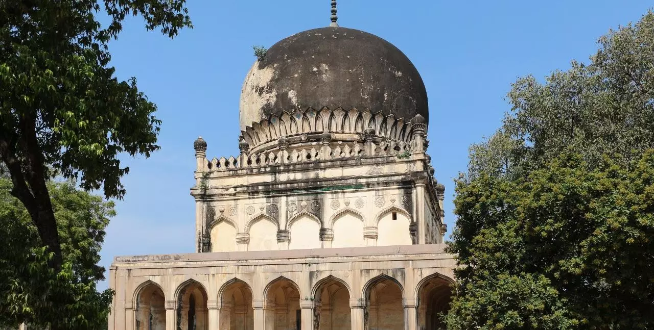 tomb of sultan muhammad qutb shah